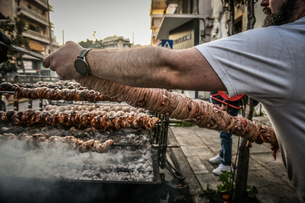 Καζάν – καζάν… γιοκ για το κοκορέτσι (και το τζατζίκι) – Τουρκικά ΜΜΕ διαφωνούν ότι είναι ελληνικά πιάτα