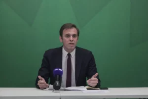 Μάντζος: Απολύτως καταδικαστέες και επικίνδυνες οι προκλητικές και ανιστόρητες δηλώσεις Ζαχάροβα