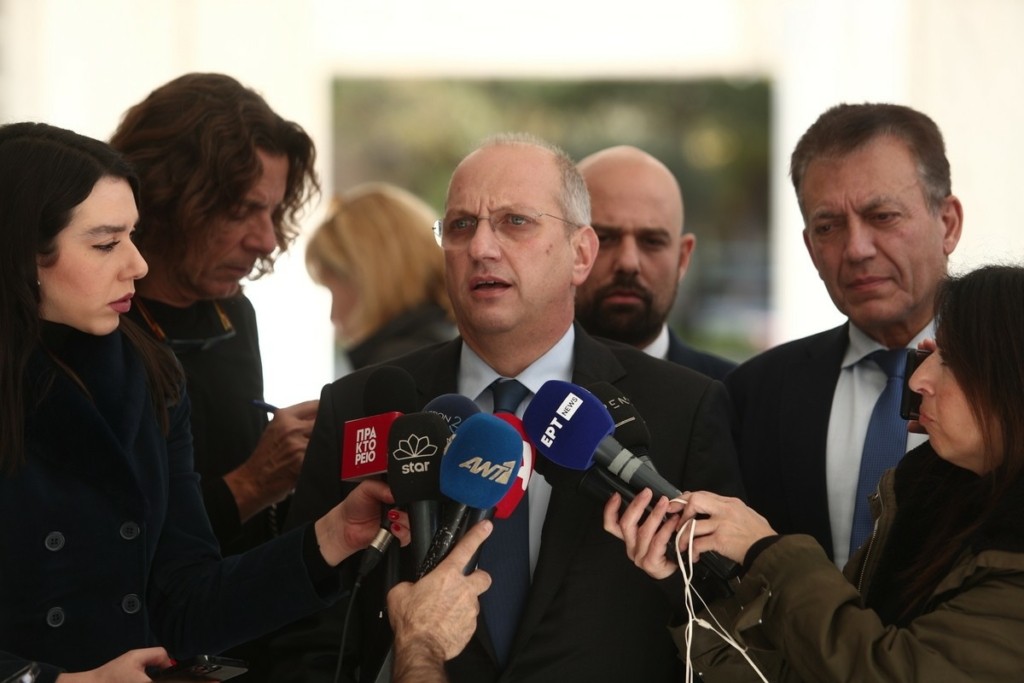 Στον Άρειο Πάγο Βρούτσης – Οικονόμου: «Θα αντιμετωπίσουμε τις αγέλες των χούλιγκαν και όσους τους υποκινούν»