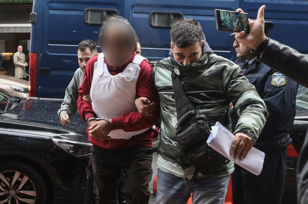 Σαλαμίνα: Πήρε προθεσμία για την Παρασκευή ο δολοφόνος της 43χρονης