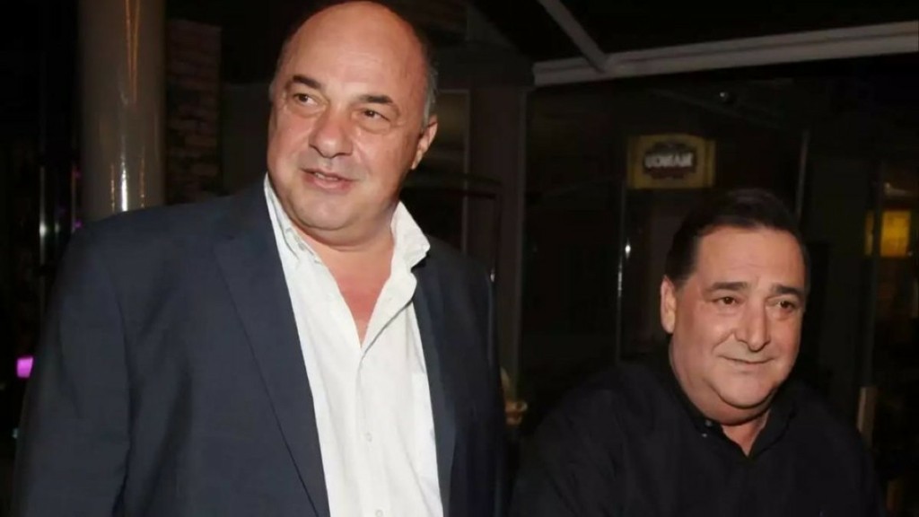 Συντετριμμένος ο Αχιλλέας Μπέος με τον θάνατο του Βασίλη Καρρά – «Μία από τις πιο θλιβερές μέρες της ζωής μου»