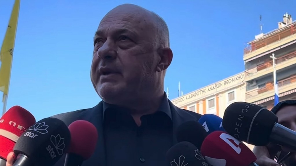 Αχιλλέας Μπέος για Βασίλη Καρρά: «Ο φίλος μου, ο κουμπάρος μου, ο συνεργάτης μου δεν έφυγε» (vid)