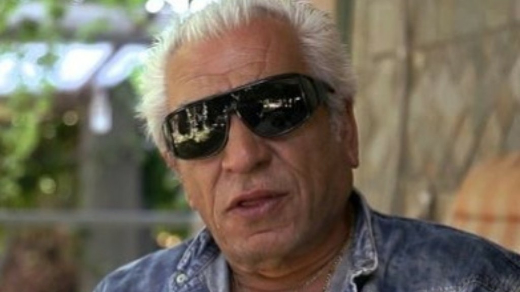 Τάσος Μπουγάς: “Στόλισε” θαυμάστρια που τον άγγιξε στα οπίσθια – Δείτε βίντεο