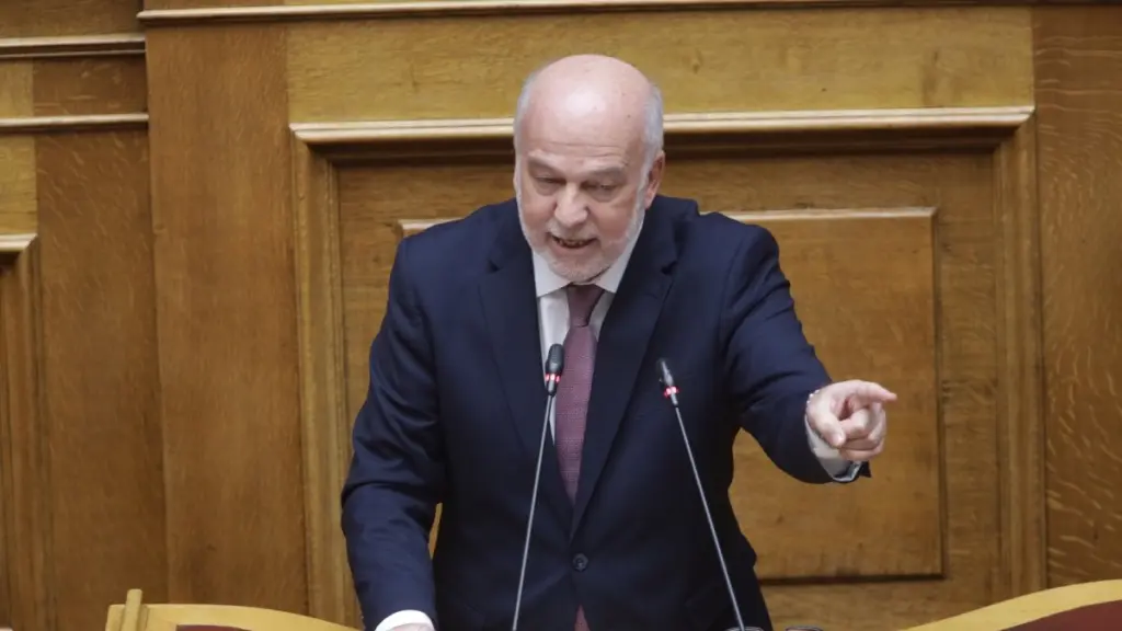 Νέος Ποινικός Κώδικας: Ποινικό αδίκημα οι προπηλακισμοί σε γιατρούς, νοσηλευτές, εκπαιδευτικούς