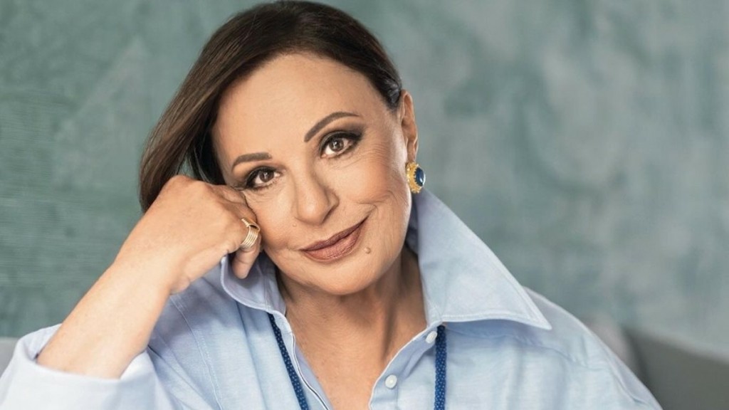 Συγκλονίζει η Χάρις Αλεξίου – «Ακόμα κι όταν διαγνώστηκε ο καρκίνος μου είπα…»