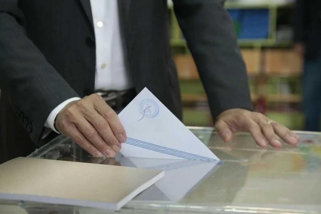“Πράσινο” μέχρι το… κόκκαλο το ευρωψηφοδέλτιο της ΝΔ: Ποιοι “κλείδωσαν” και ποιοι “παίζουν”