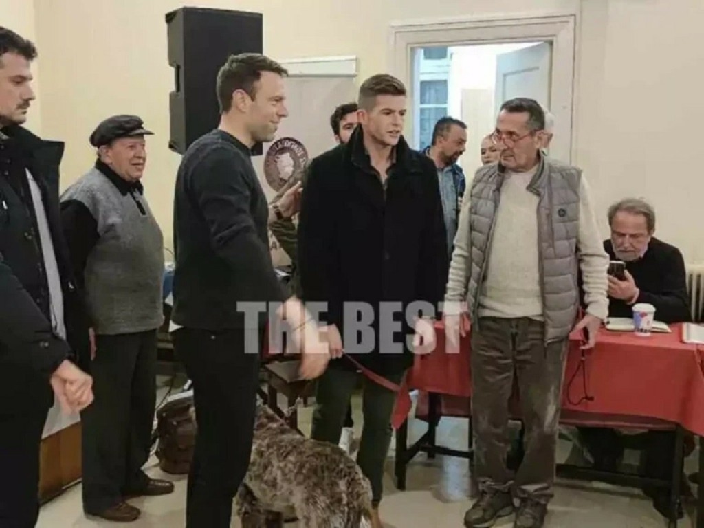 Αιφνιδιαστική επίσκεψη στη ΝΕ του ΣΥΡΙΖΑ στην Πάτρα μαζί με Τάιλερ και Φάρλι o Κασσελάκης