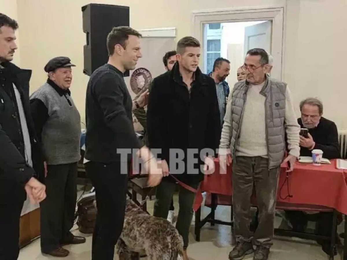 Αιφνιδιαστική επίσκεψη στη ΝΕ του ΣΥΡΙΖΑ στην Πάτρα μαζί με Τάιλερ και Φάρλι o Κασσελάκης