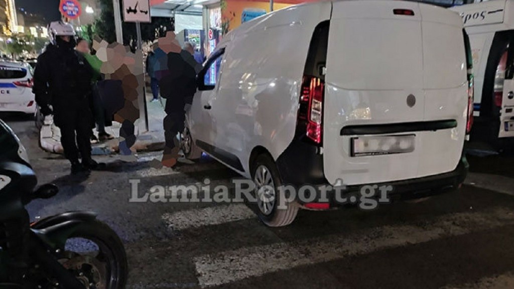 Λαμία: 65χρονος πάρκαρε σε διάβαση αναπήρων και έριξε κουτουλιά σε αστυνομικό