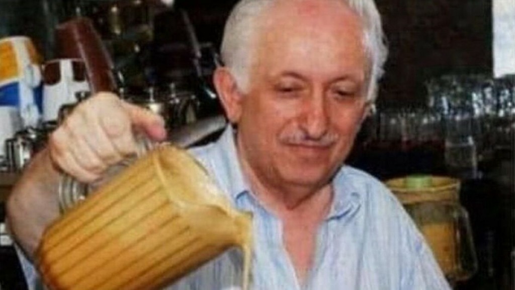 Πέθανε ο Χρήστος Λέντζος – Έφτιαχνε τον πιο ξεχωριστό φραπέ της Αθήνας