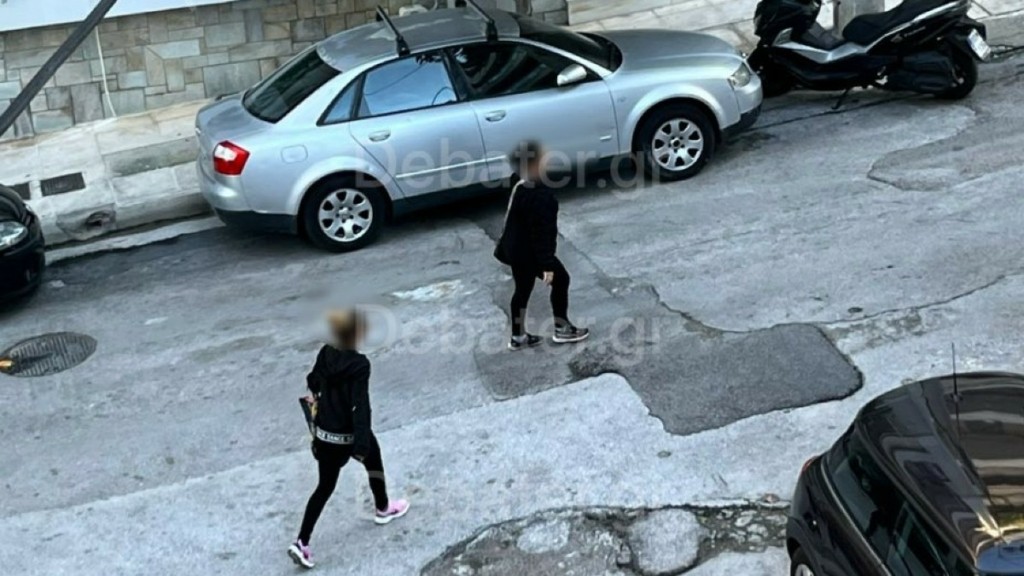 Μαρίνα Ζέας: Γυναίκες μπαίνουν σε κοινόχρηστους χώρους πολυκατοικιών και ελέγχουν ποια σπίτια είναι άδεια (pic)