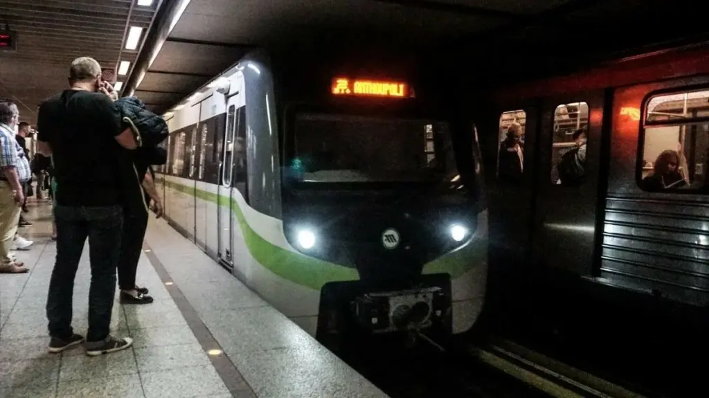 Απεργία ΓΣΕΕ: «Χειρόφρενο» για 24 ώρες στο Μετρό