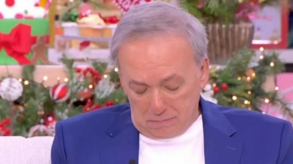 Ανδρέας Μικρούτσικος: ”Λύγισε” on air – «Τους κουβαλάω όλους μέσα μου»
