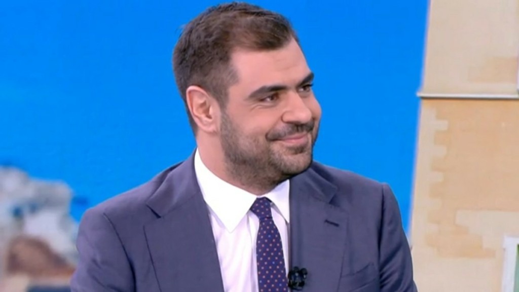 Μαρινάκης: «Δεν αλλάζει το καθεστώς – Μόνο για εργασία οι άδειες στους μετανάστες»