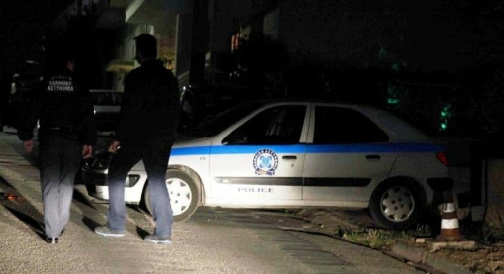 Μενίδι: Ένοπλη καταδίωξη 28χρονου από ομάδα ατόμων – Τον έσωσαν οι αστυνομικοί που ήταν κοντά