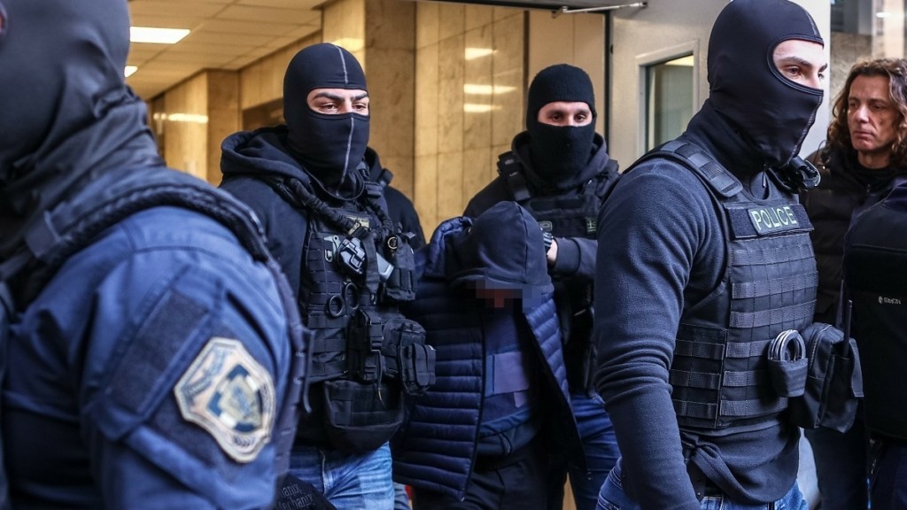 Ρέντη: Προφυλακίστηκε ο 18χρονος που έριξε τη ναυτική φωτοβολίδα στον 31χρονο αστυνομικό