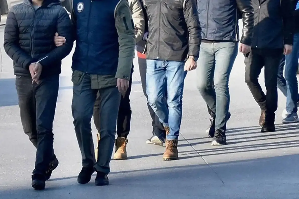 Τουρκία: Επιχείρηση σκούπα σε 32 επαρχίες με 304 συλλήψεις για σχέσεις με το Ισλαμικό Κράτος