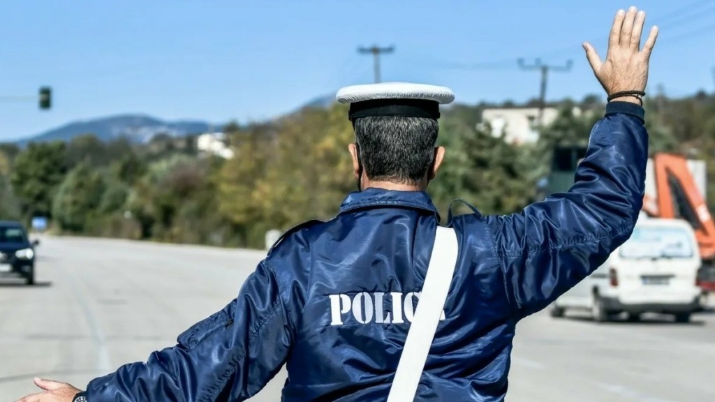 Κυκλοφοριακές ρυθμίσεις: Διακοπή κυκλοφορίας σε δρόμους της Αττικής λόγω κοπής δέντρων