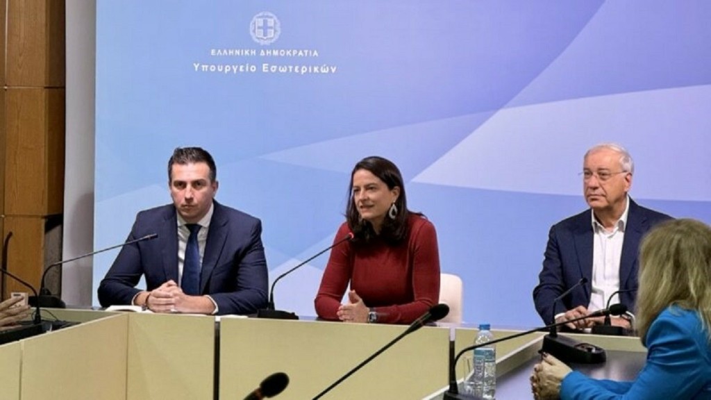 Συνεδρίασε το Εθνικό Συμβούλιο Πολυεπίπεδης Διακυβέρνησης – Κεραμέως: «Στόχος η άμεση και έγκυρη ενημέρωση του πολίτη»