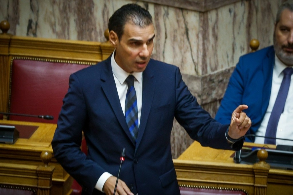 Οι ευχές στους εργαζόμενους στο ΕΚΑΒ από τον Θεμιστοκλέους