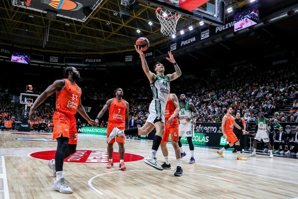 Βαλένθια-Παναθηναϊκός 81-82: «Απέδρασε» από τη La Fonteta με «κρύο αίμα» Λεσόρ
