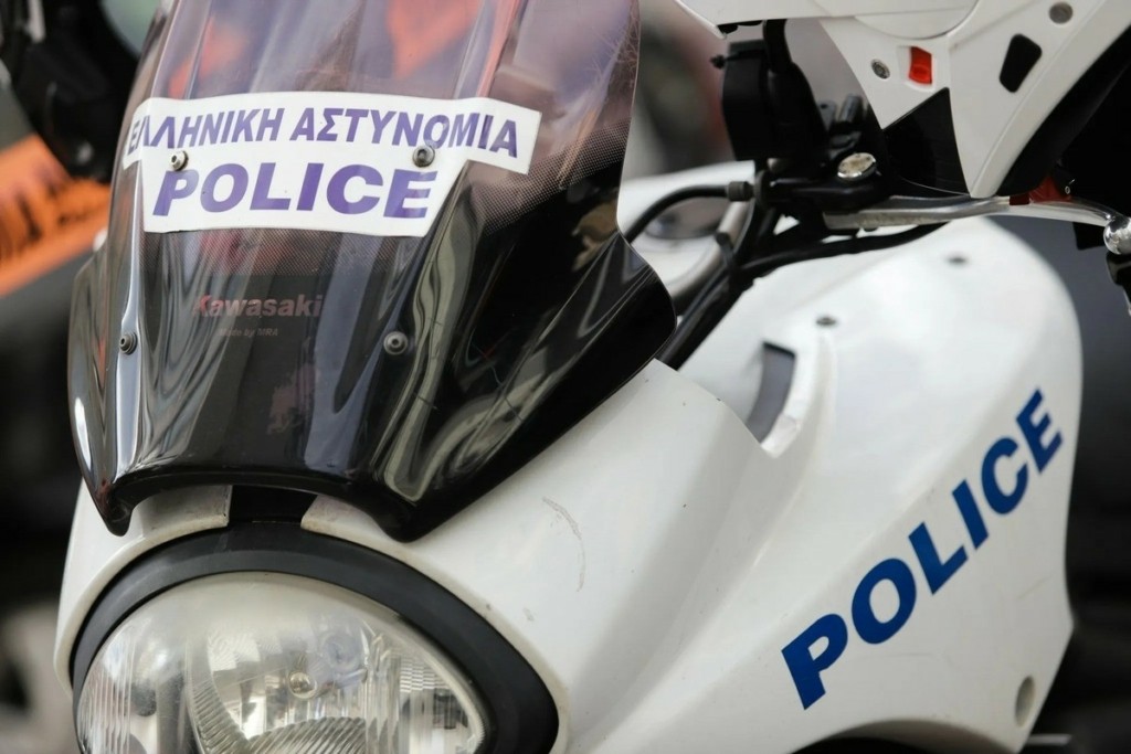 Ελευσίνα: Εντοπίστηκε πίσω από το δημαρχείο 14χρονος με πτυσσόμενη ράβδο