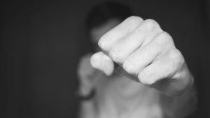 Ηράκλειο: Ενέδρα κουκουλοφόρων σε πάρκο – «Τι ομάδα είστε;», ρώτησαν πριν την επίθεση