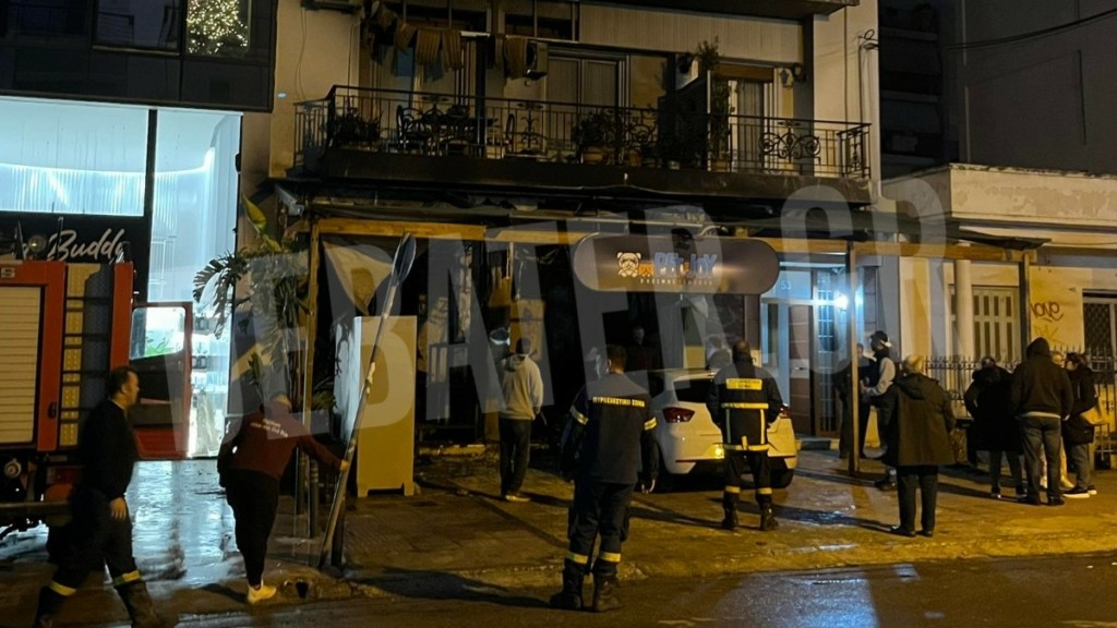 Πυρκαγιά σε pet shop στον Κορυδαλλό – Μεγάλες ζημιές στο κατάστημα, κάηκαν πτηνά