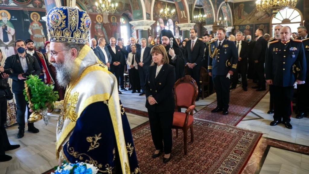 Κατερίνα Σακελλαροπούλου για τα Θεοφάνια: “Ο εορτασμός της βάφτισης του Χριστού εκφράζει την ανάγκη της πνευματικής αναγέννησης”
