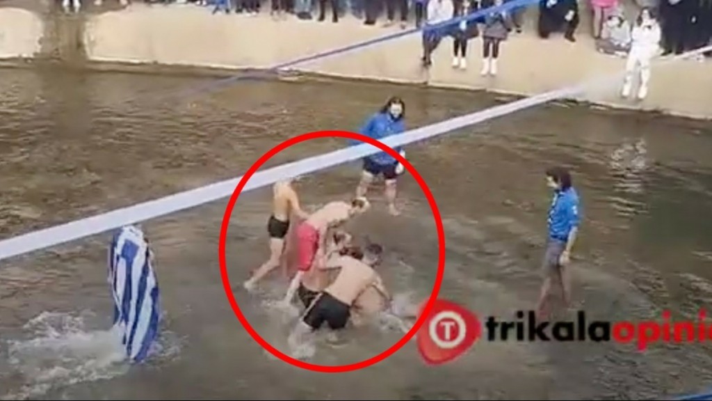 Απίστευτο κι όμως… ελληνικό: Αρπάχτηκαν στα Τρίκαλα για τον Τίμιο Σταυρό! (Βίντεο)