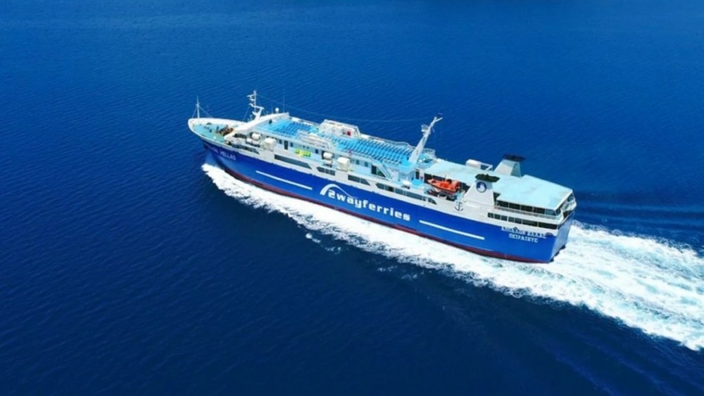 Μηχανική βλάβη στο ΑΠΟΛΛΩΝ ΕΛΛΑΣ πριν τον απόπλου για την Αίγινα