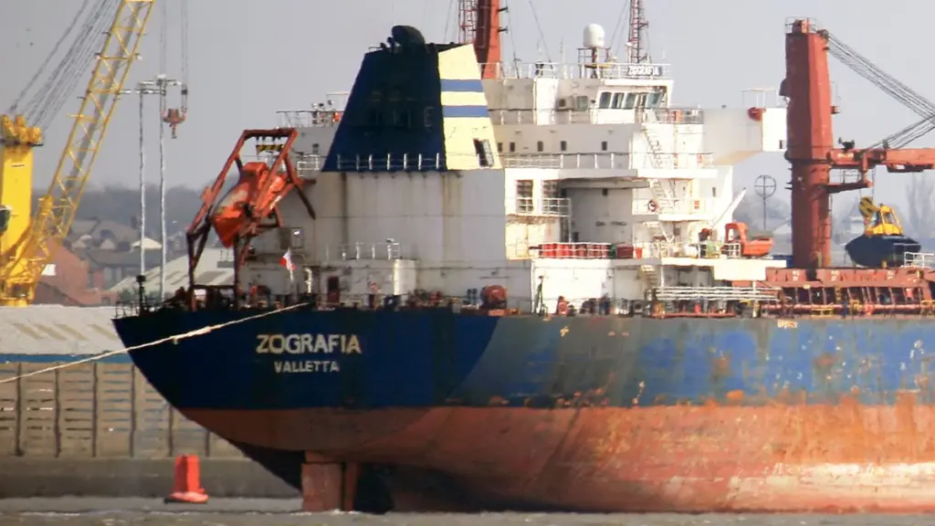 Συναγερμός στην Ερυθρά Θάλασσα: Χτυπήθηκε από τους Χούθι ελληνόκτητο πλοίο – Οι πρώτες πληροφορίες