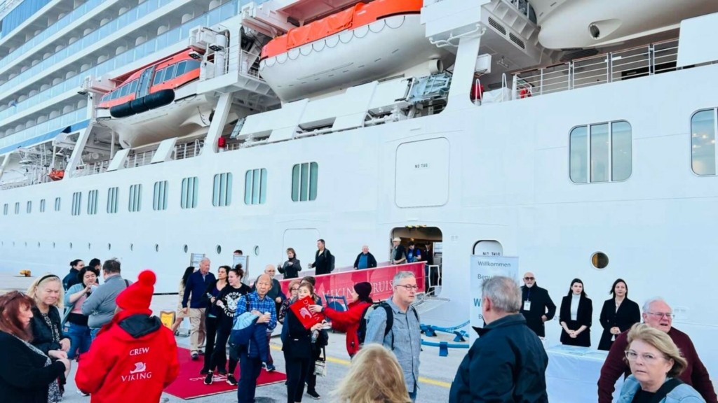 Ρόδος: Έφτασε το πρώτο κρουαζιερόπλοιο της χρονιάς στο νησί