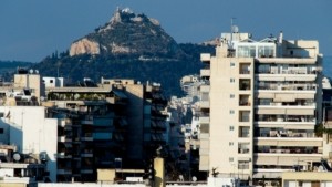 Νεόδμητα ακίνητα: Παραμένει στον “πάγο” ο ΦΠΑ 24% και το 2026 – Το όφελος για τους αγοραστές