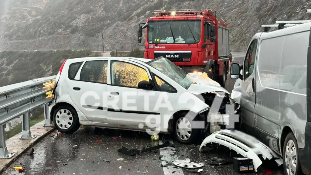 Διασωληνωμένο και σε κρίσιμη κατάσταση το 2χρονο αγοράκι μετά το τροχαίο στο Ηράκλειο Κρήτης