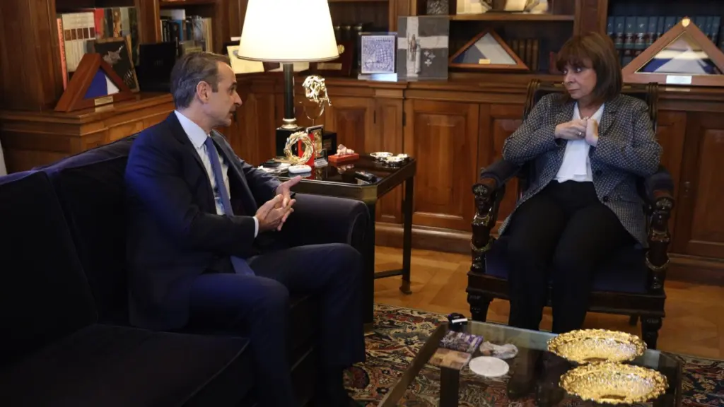 Συναντήθηκε με Σακελλαροπούλου ο Μητσοτάκης: Η ένταξη στο πρόγραμμα των F-35 θωρακίζει την άμυνα της χώρας