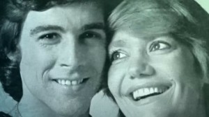 Μαρινέλλα: Όταν ο Τόλης Βοσκόπουλος την αποθέωνε σε συνέντευξή του – «Η γυναίκα μου είναι σπουδαία»