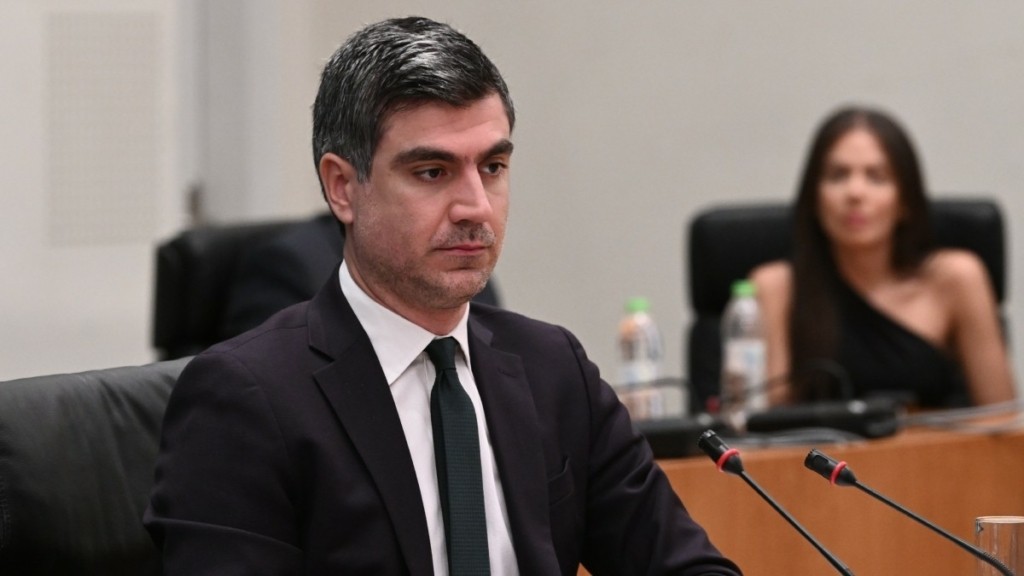 ΠΑΣΟΚ: «Ο κ. Μητσοτάκης θεωρεί ότι η αντιπολίτευση θα κάνει τα… ρεπό των βουλευτών του»