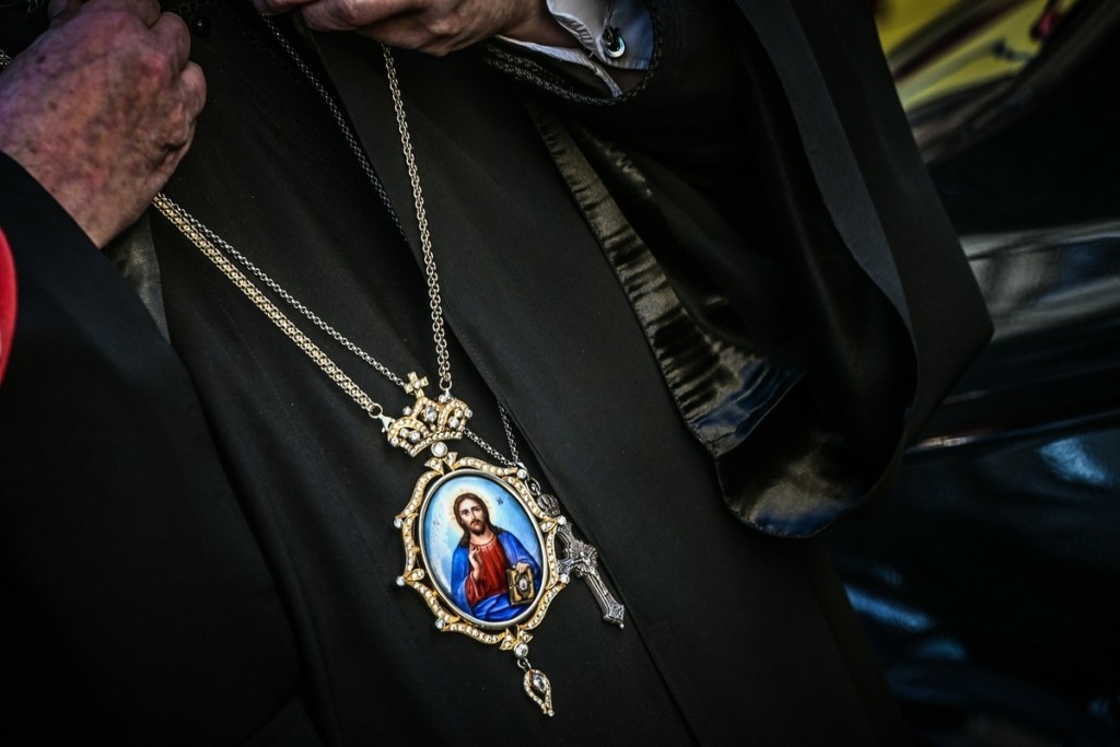 Ολοκληρώθηκε η συνεδρίαση της Ιεράς Συνόδου για τα ομόφυλα ζευγάρια – Έρχονται ανακοινώσεις