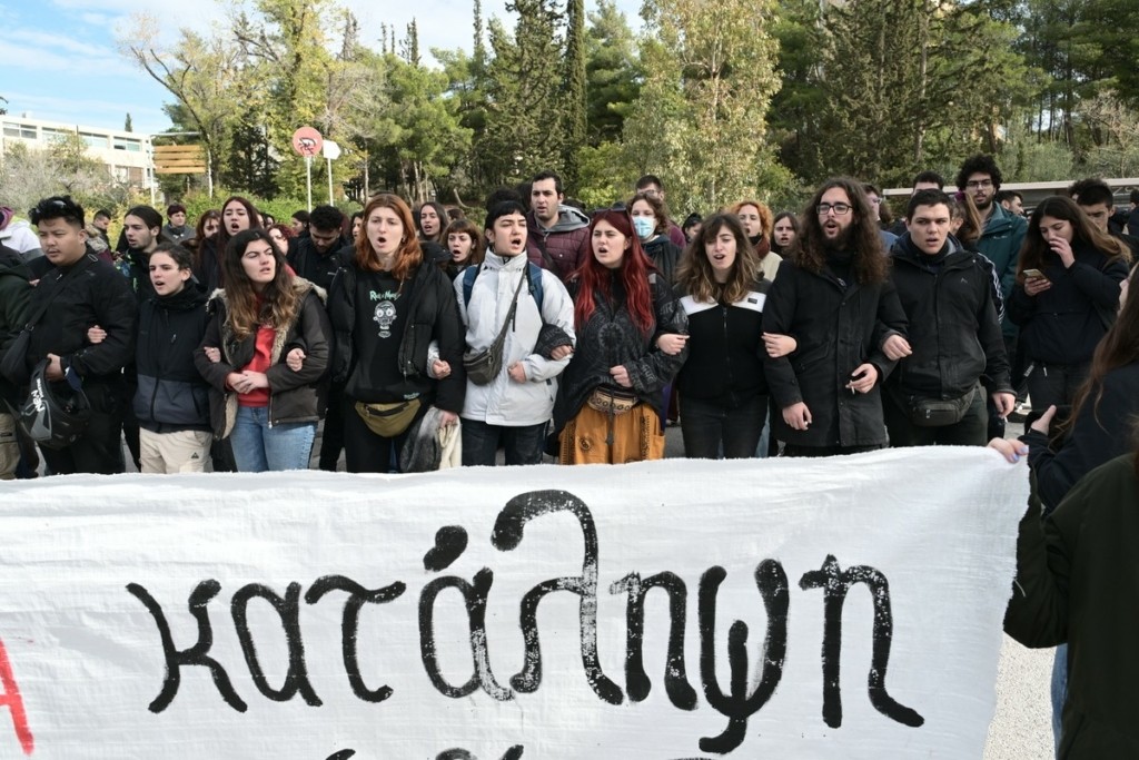 Δυο νέοι πονοκέφαλοι για την  κυβέρνηση