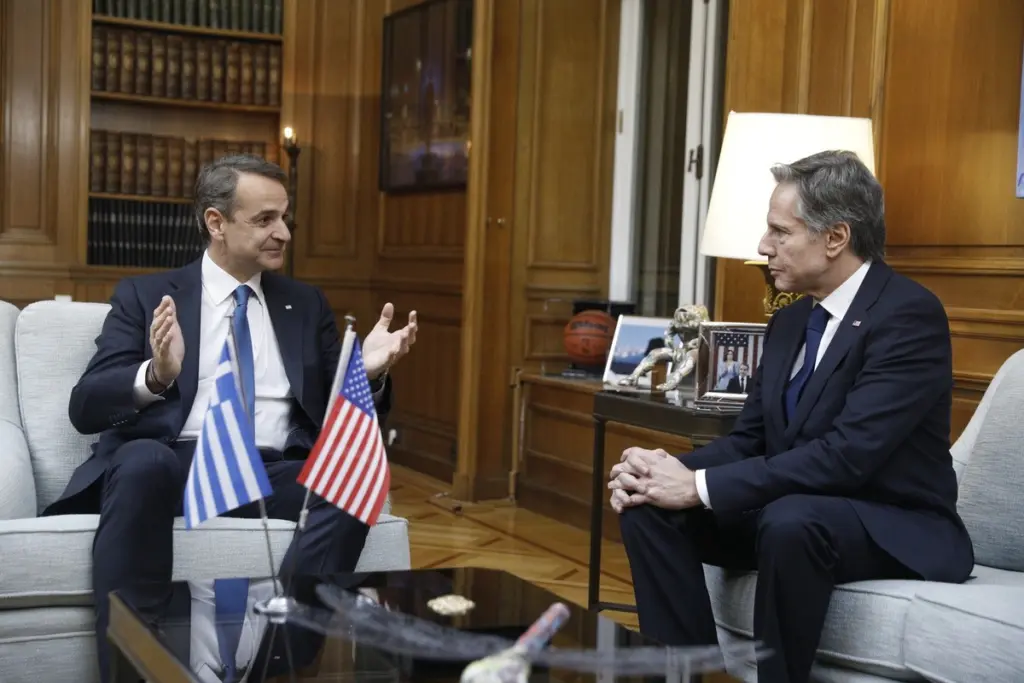 Τηλεφωνική επικοινωνία Μητσοτάκη – Μπλίνκεν – «Επιβεβαιώθηκε η σημασία της διμερούς σχέσης ΗΠΑ-Ελλάδας»
