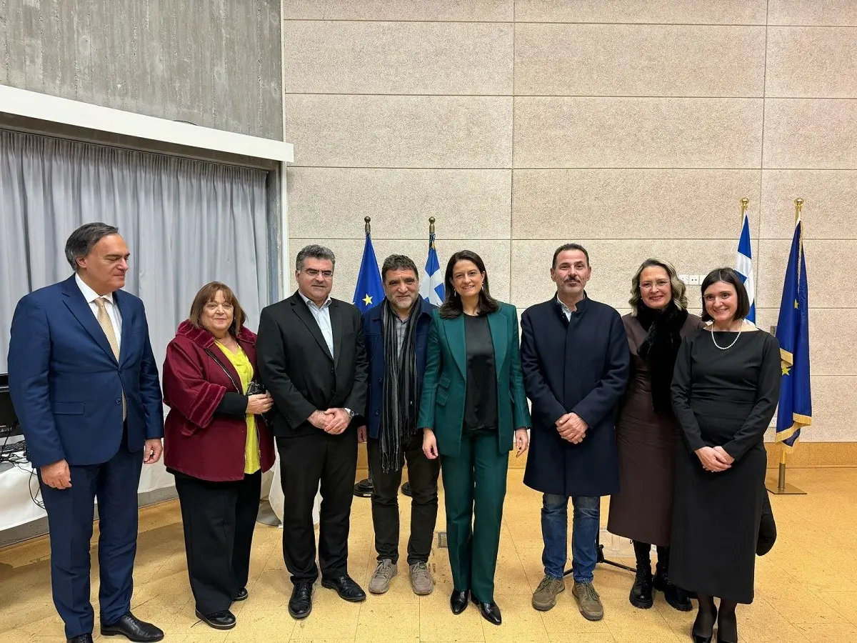 Νίκη Κεραμέως: Ενημέρωσε πολίτες της Κύπρου για την επιστολική ψήφο