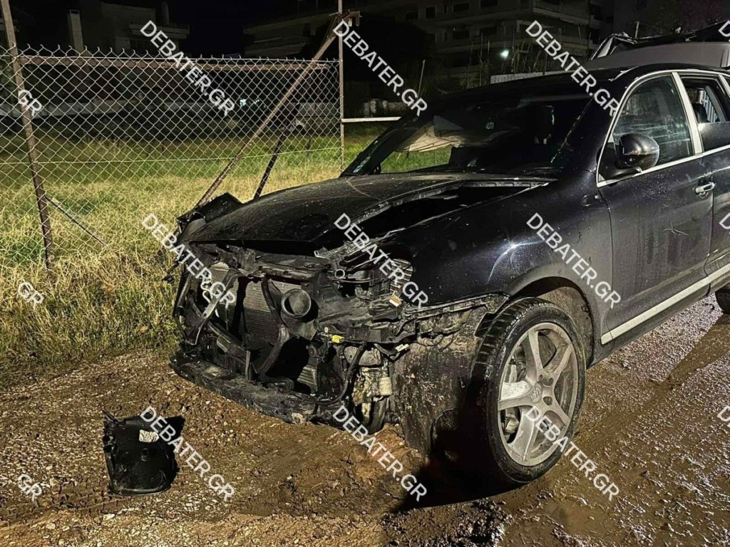 Βούλα: Αυτοκίνητο έπεσε πάνω στις αντλίες βενζινάδικου – Τι λέει μάρτυρας στο DEBATER (Pics)