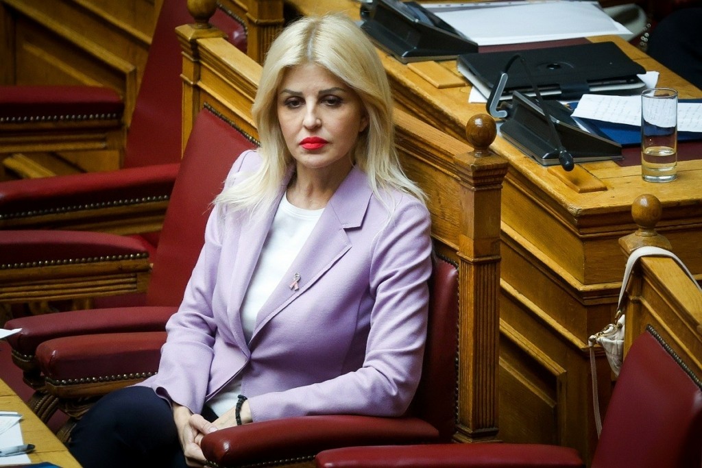 Έλενα Ράπτη: Ενισχύουμε τη γυναίκα, την οικογένεια και την ισότητα