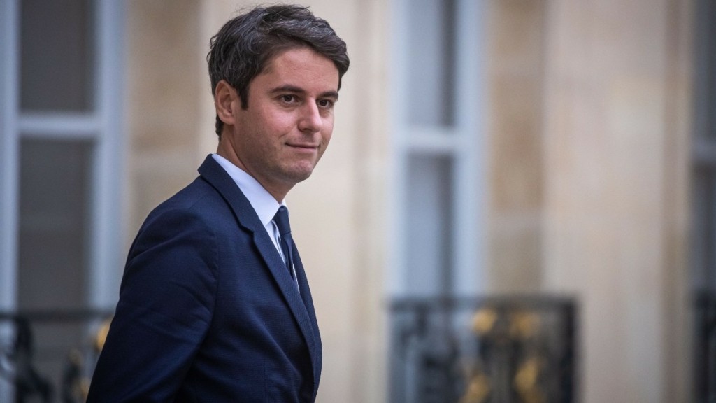 Νέος πρωθυπουργός της Γαλλίας ο Γκαμπριέλ Ατάλ – Ο νεότερος στην ιστορία της χώρας