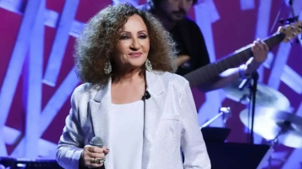 Γλυκερία: Ποιος είναι ο γοητευτικός γιος της τραγουδίστριας – Όταν εμφανίστηκαν μαζί στην τηλεόραση