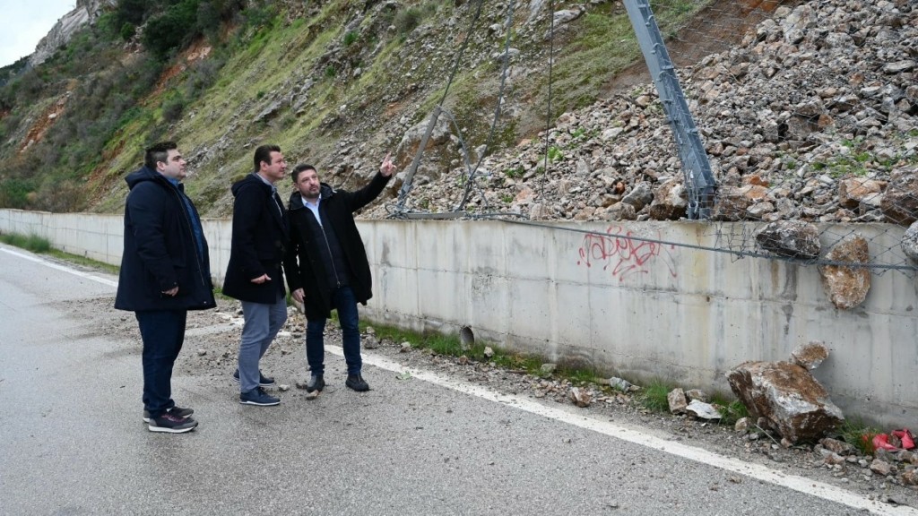 Χαρδαλιάς: Αυτοψία στο κατεστραμμένο επαρχιακό δίκτυο Επιδαύρου – Καλλονής από τον περιφερειάρχη Αττικής