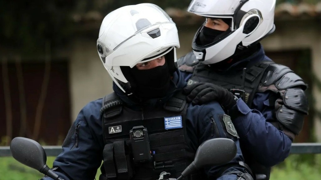 Ηράκλειο: Χειροπέδες σε δύο γυναίκες για πέντε  κλοπές τσαντών από καταστήματα