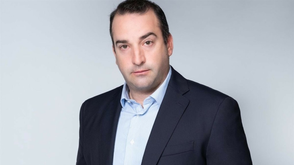 Χάρης Βαφειάς: Δείτε τον πλοιοκτήτη του Dragons’ Den σε ρόλο ράπερ