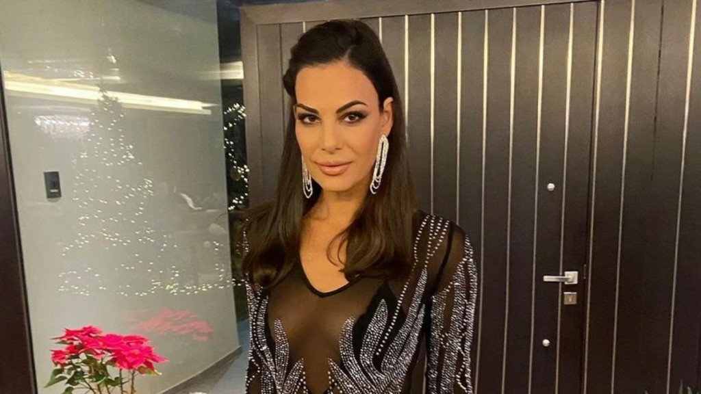 Εύη Βατίδου: “Με αποδοκίμασαν που είχα σχέση με κάποιον 3 χρόνια μικρότερο και όχι που παντρεύτηκα κάποιον 25 χρόνια μεγαλύτερο”